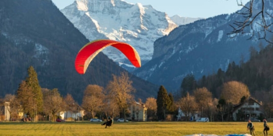 paragliding-interlaken-switzerland_